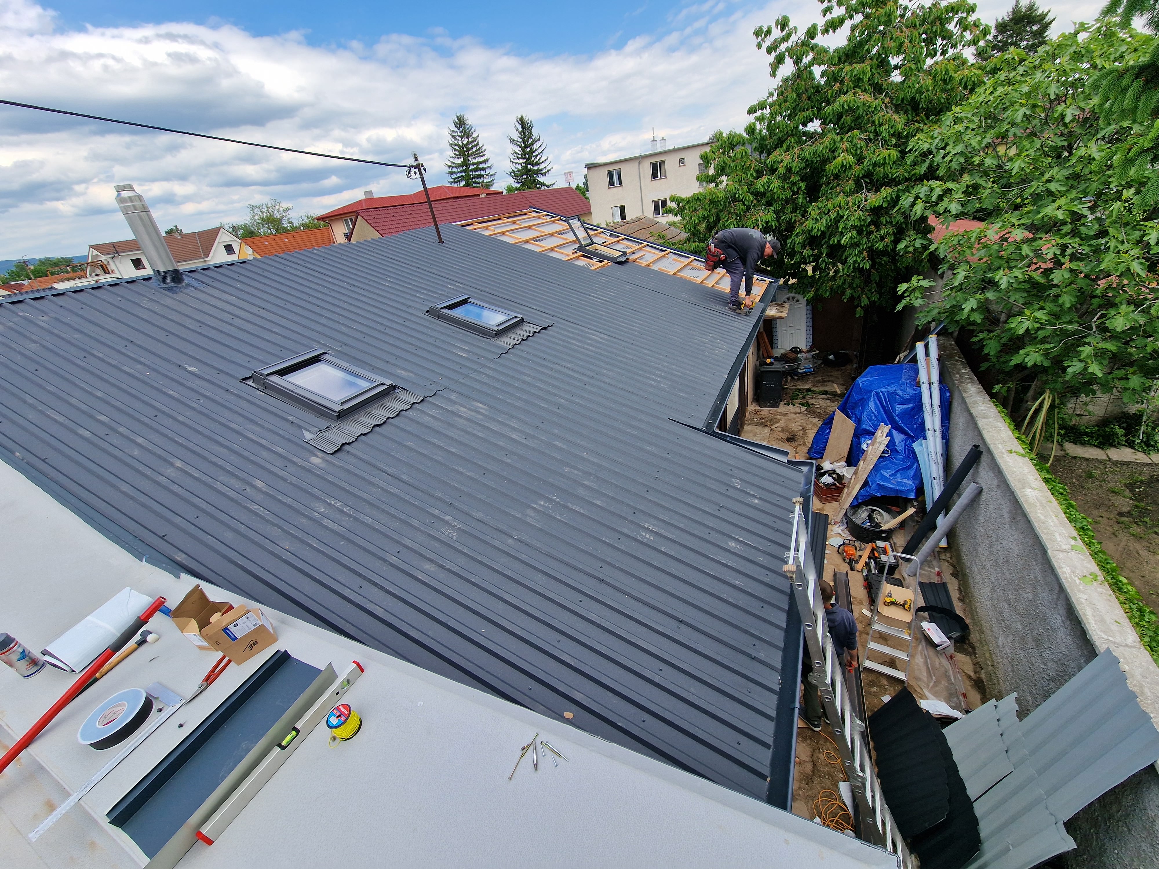 Montáž strešných okien a výlezov